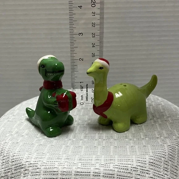 Dinosaur Christmas Salt and Pepper Shakers - Picture 3 of 8